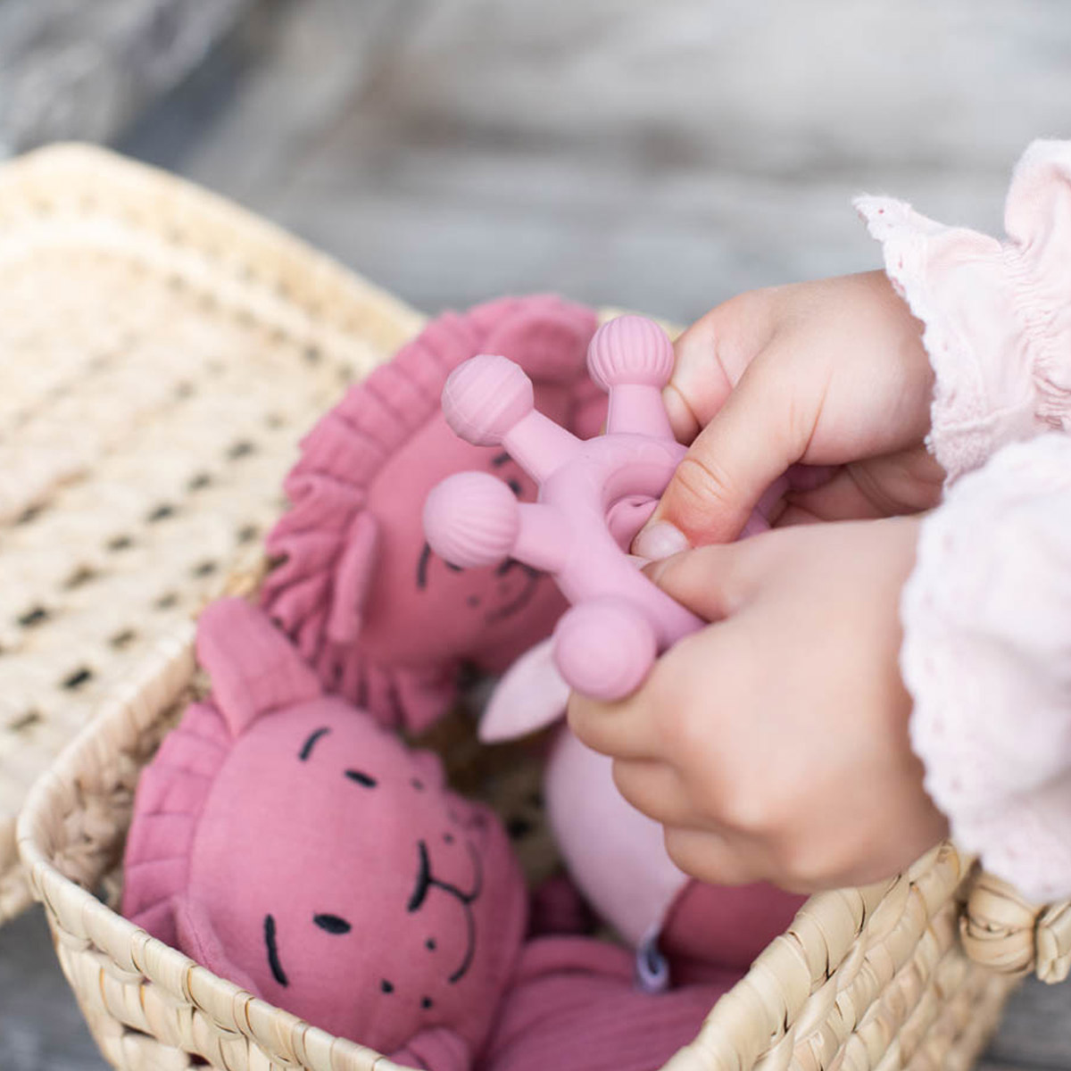 Teether toy circus dusty rose | Summerville Teether toy circus dusty rose | Summerville