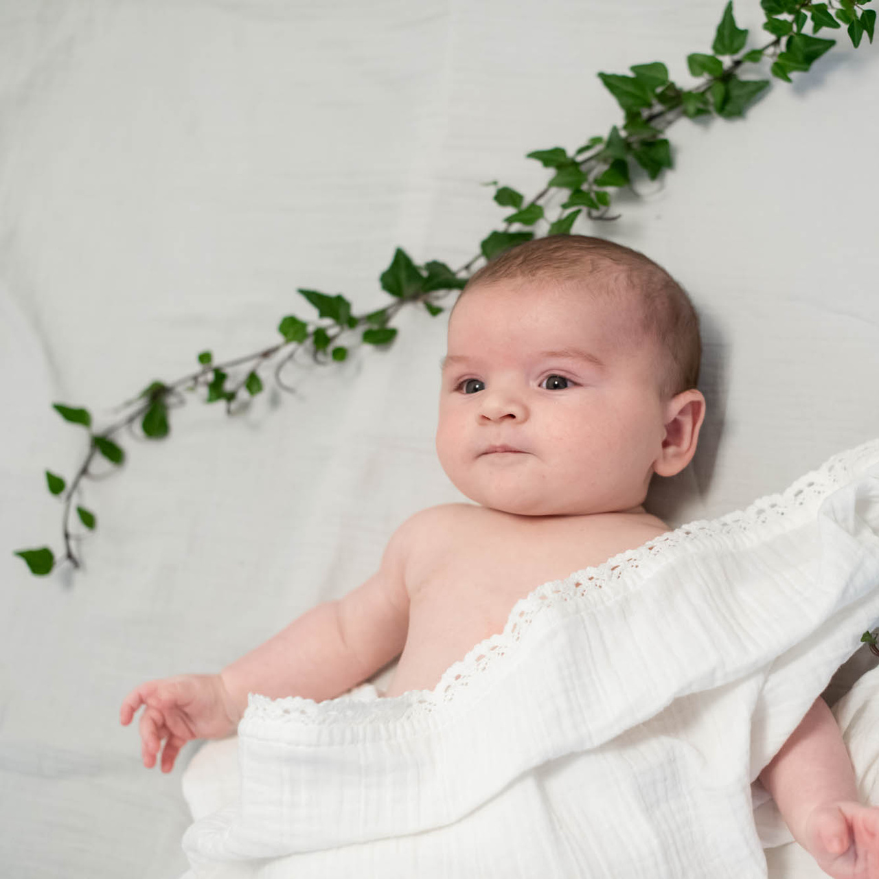 Crinkle swaddle lace white GOTS