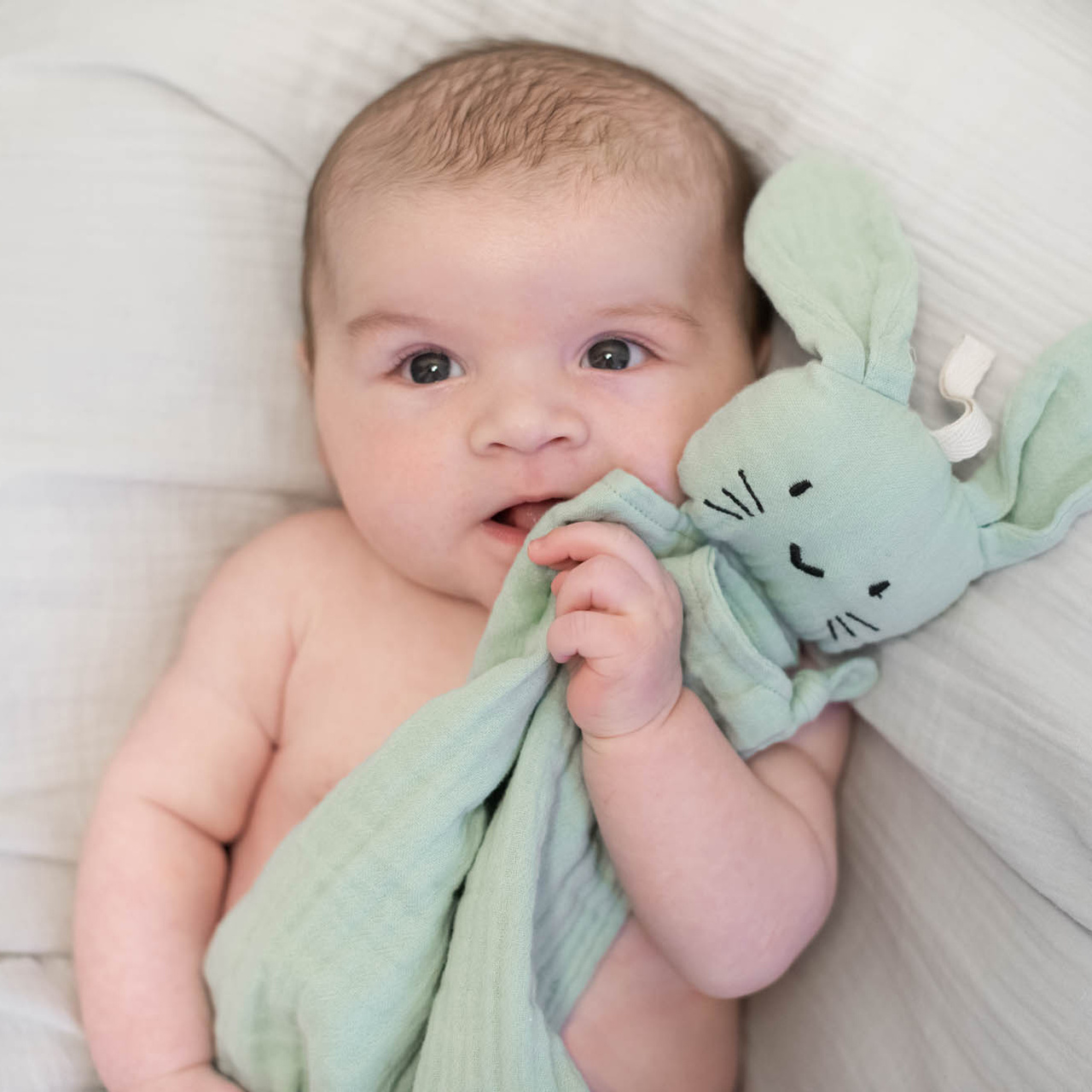 Cuddly rabbit cameo green GOTS